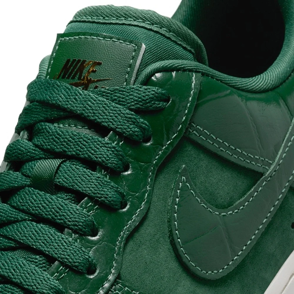 Nike 
Air force 1 LX
Gorge green croc
Nwot - Picture 9 of 16